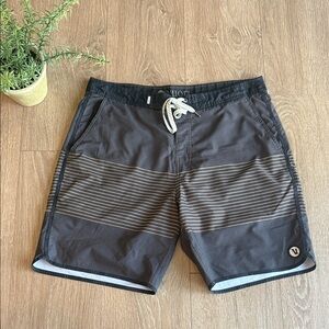 VUORI MENS SWIM TRUNKS BATHING SUIT BOARD SHORTS SIZE 33